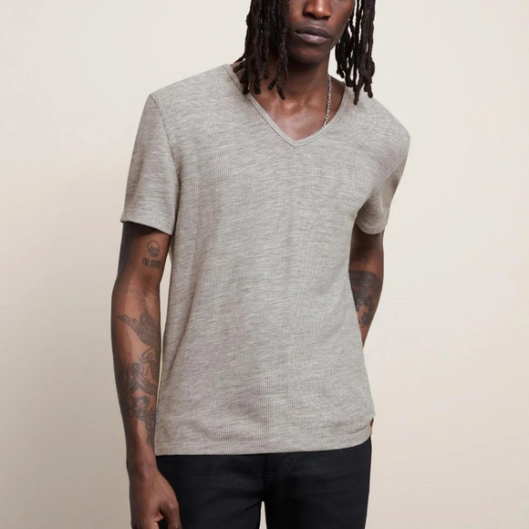 Structure Ribbed V Neck Tee Shirt - Picture 7 of 7